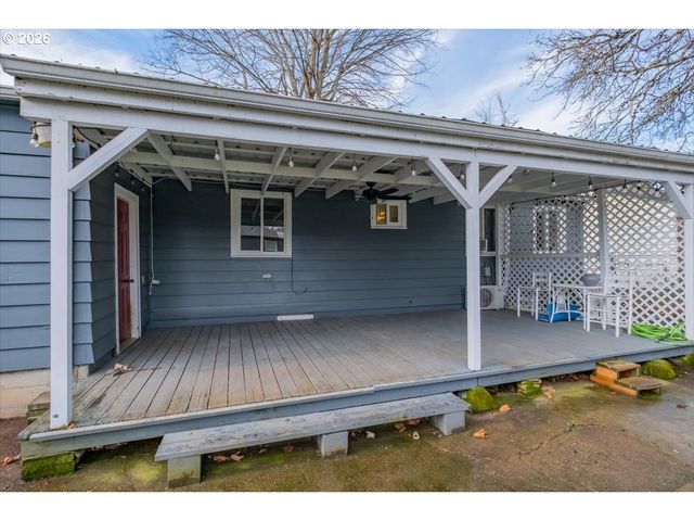 491 CLEVELAND St, Lebanon, OR 97355