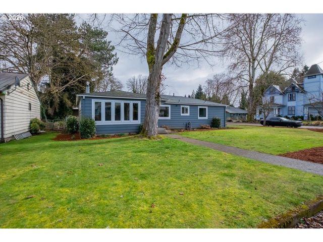 491 CLEVELAND St, Lebanon, OR 97355