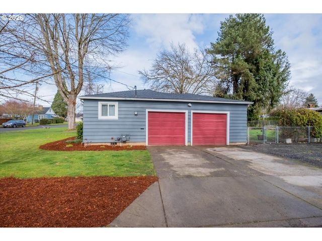 491 CLEVELAND St, Lebanon, OR 97355
