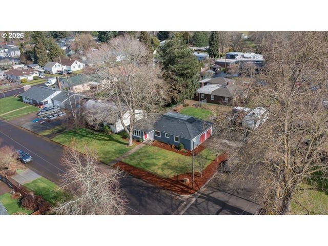491 CLEVELAND St, Lebanon, OR 97355