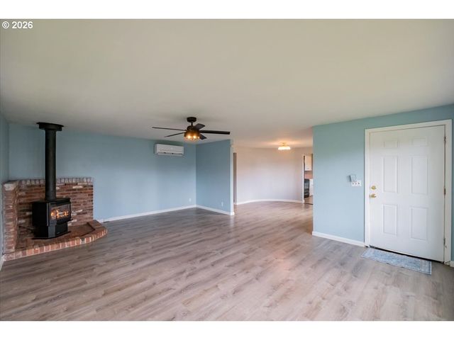 491 CLEVELAND St, Lebanon, OR 97355