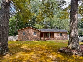 110 Larkway Dr, Tullahoma, TN 37388