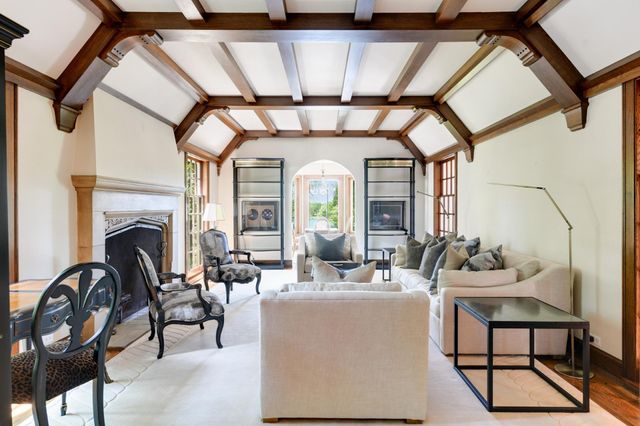 435 Washington Avenue W, Hutchinson, MN 55350