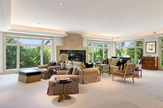 435 Washington Avenue W, Hutchinson, MN 55350