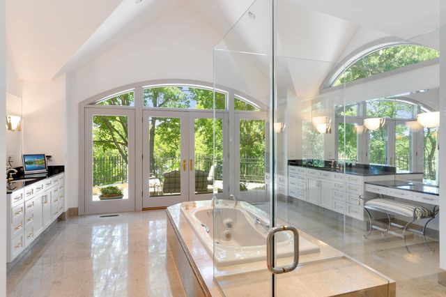 435 Washington Avenue W, Hutchinson, MN 55350