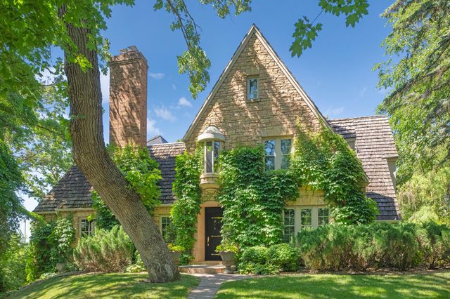 435 Washington Avenue W, Hutchinson, MN 55350