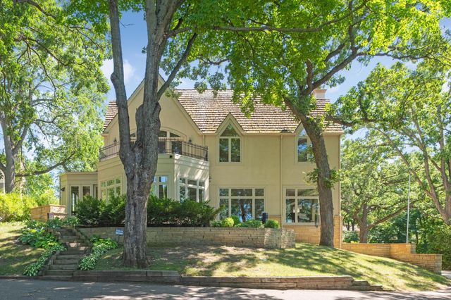 435 Washington Avenue W, Hutchinson, MN 55350