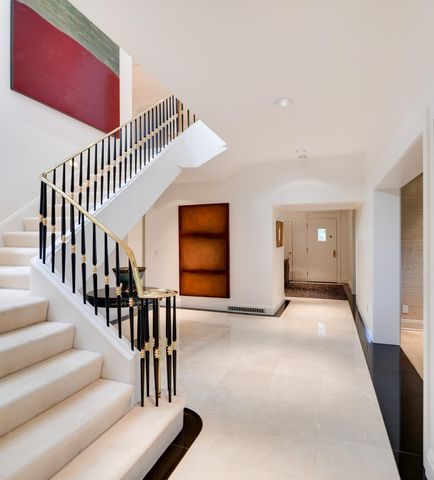 435 Washington Avenue W, Hutchinson, MN 55350