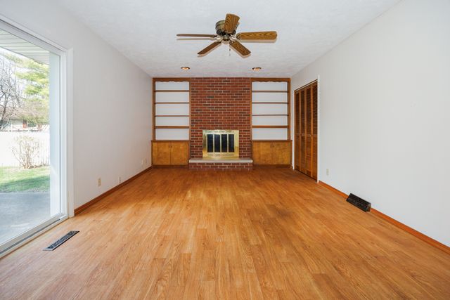 2805 Coventry Court, Bloomington, IL 61704