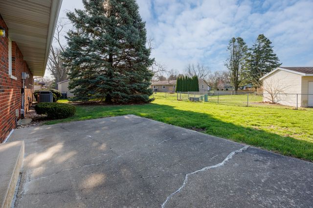 2805 Coventry Court, Bloomington, IL 61704