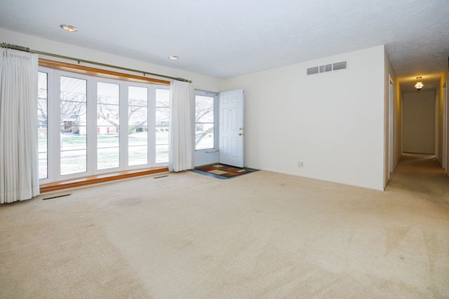 2805 Coventry Court, Bloomington, IL 61704