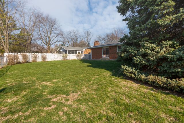 2805 Coventry Court, Bloomington, IL 61704