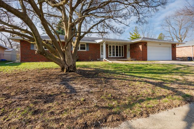 2805 Coventry Court, Bloomington, IL 61704