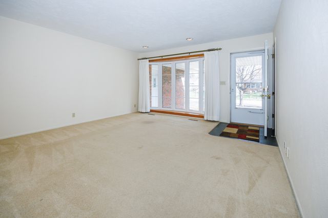 2805 Coventry Court, Bloomington, IL 61704