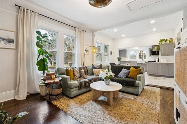 2053 Oakview SE Road, Atlanta, GA 30317