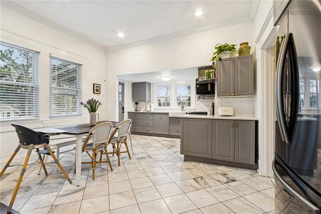 2053 Oakview SE Road, Atlanta, GA 30317