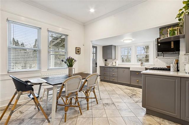 2053 Oakview SE Road, Atlanta, GA 30317