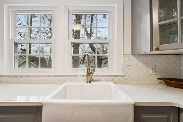 2053 Oakview SE Road, Atlanta, GA 30317