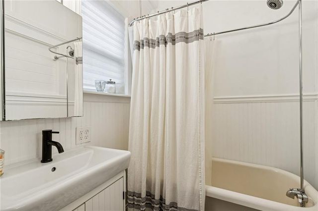 2053 Oakview SE Road, Atlanta, GA 30317