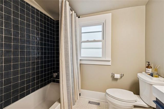 2053 Oakview SE Road, Atlanta, GA 30317