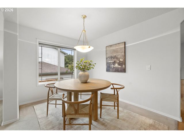 1251 Se Glacier Ln, Gresham, OR 97080