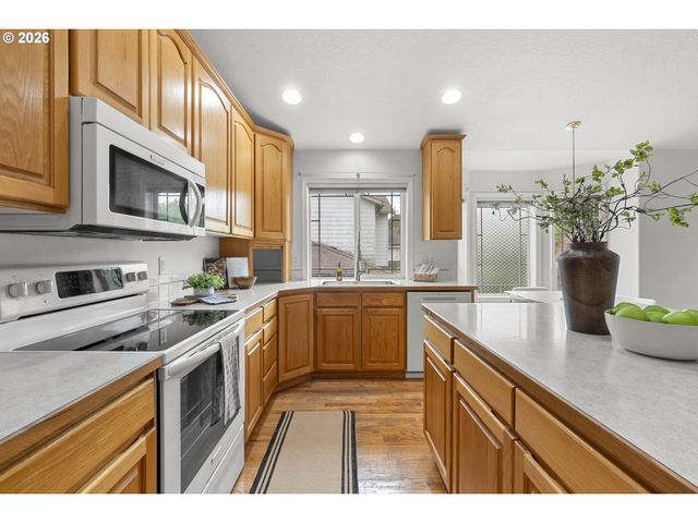 1251 Se Glacier Ln, Gresham, OR 97080
