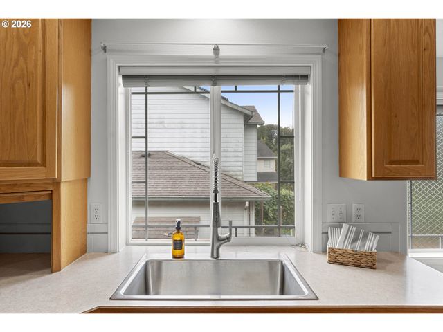 1251 Se Glacier Ln, Gresham, OR 97080