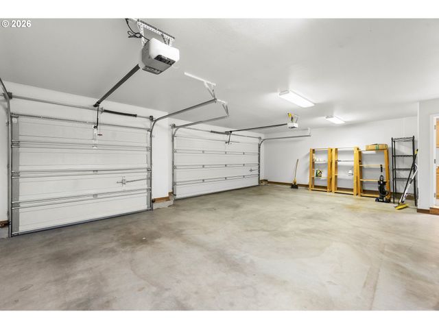 1251 Se Glacier Ln, Gresham, OR 97080