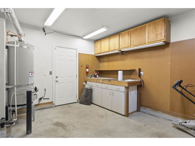 1251 Se Glacier Ln, Gresham, OR 97080