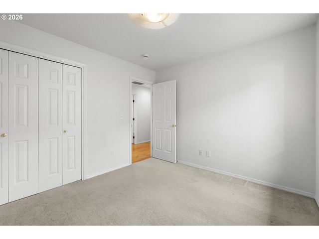 1251 Se Glacier Ln, Gresham, OR 97080