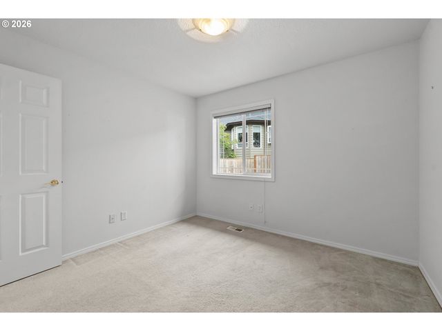 1251 Se Glacier Ln, Gresham, OR 97080