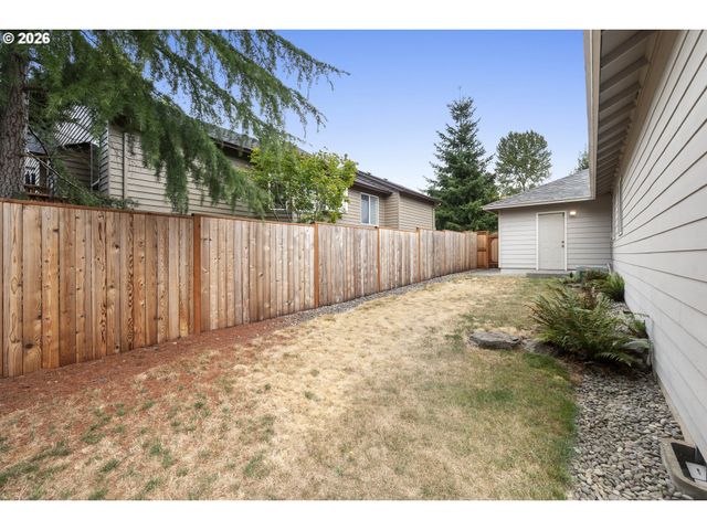 1251 Se Glacier Ln, Gresham, OR 97080