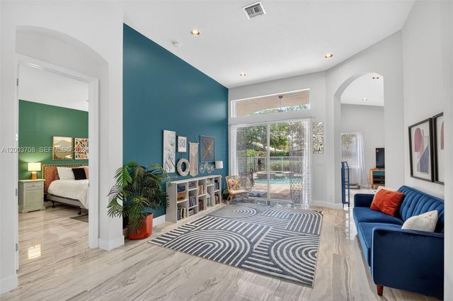 7579 Via Luria, Lake Worth, FL 33467