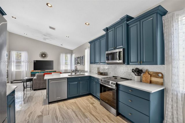 7579 Via Luria, Lake Worth, FL 33467