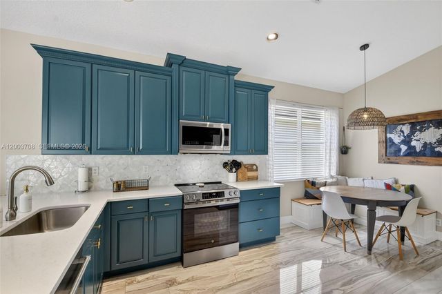 7579 Via Luria, Lake Worth, FL 33467