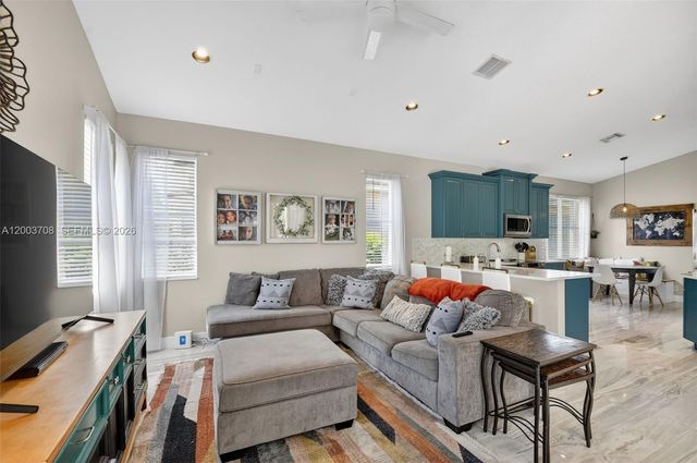 7579 Via Luria, Lake Worth, FL 33467