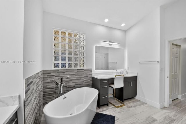 7579 Via Luria, Lake Worth, FL 33467
