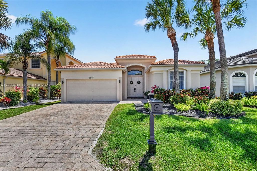 7579 Via Luria, Lake Worth, FL 33467