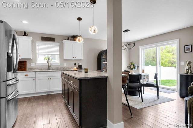 515 S Winding Drive, Waterford, MI 48328