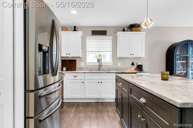 515 S Winding Drive, Waterford, MI 48328