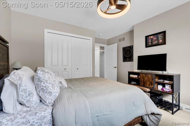 515 S Winding Drive, Waterford, MI 48328