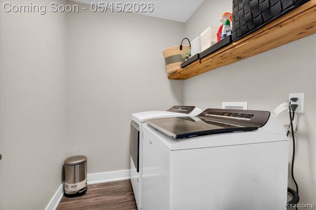 515 S Winding Drive, Waterford, MI 48328