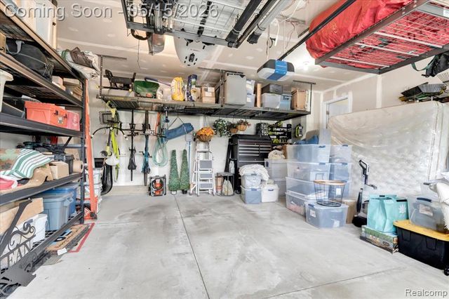 515 S Winding Drive, Waterford, MI 48328