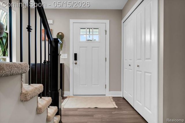 515 S Winding Drive, Waterford, MI 48328
