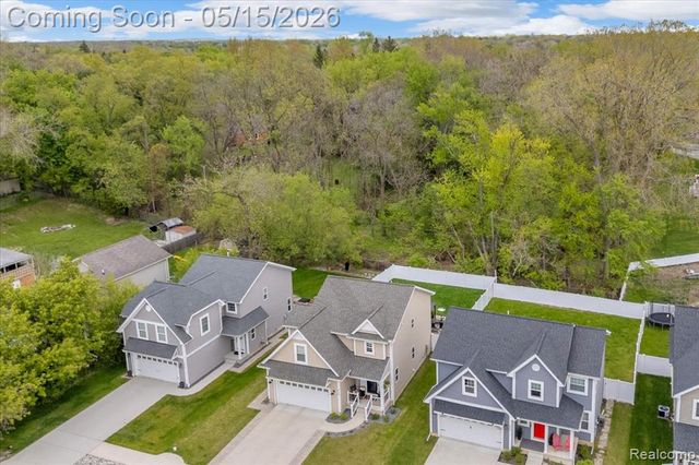 515 S Winding Drive, Waterford, MI 48328