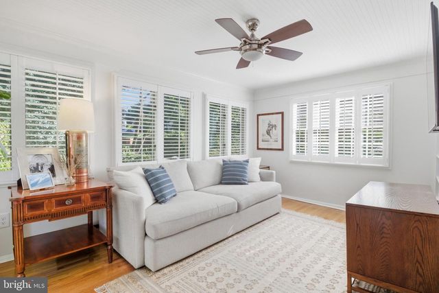 6032 GROVE DR, Alexandria, VA 22307