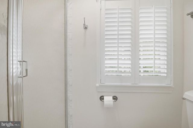 6032 GROVE DR, Alexandria, VA 22307