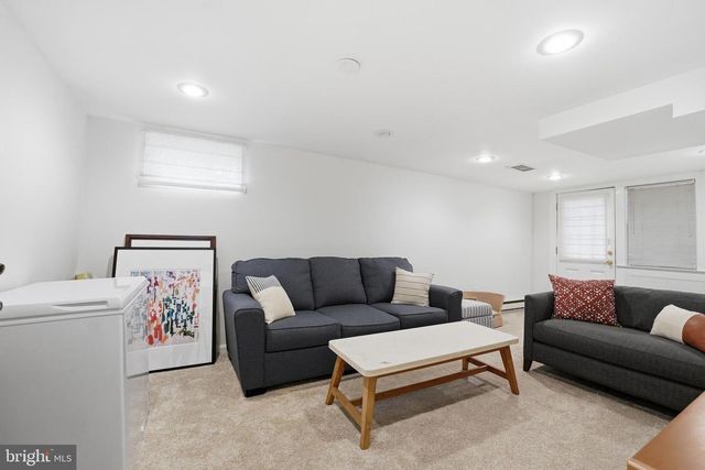 6032 GROVE DR, Alexandria, VA 22307