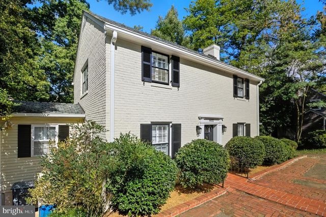6032 GROVE DR, Alexandria, VA 22307