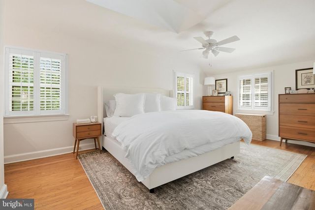 6032 GROVE DR, Alexandria, VA 22307